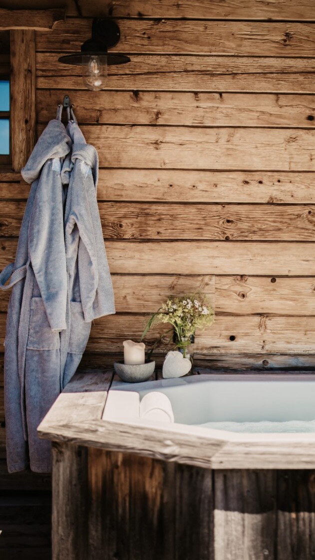 Alm-Chalet mit Whirlpool in Österreich mieten - Einzigartige Lage - Gigantische Aussicht aus den BERGHERZ Chalets