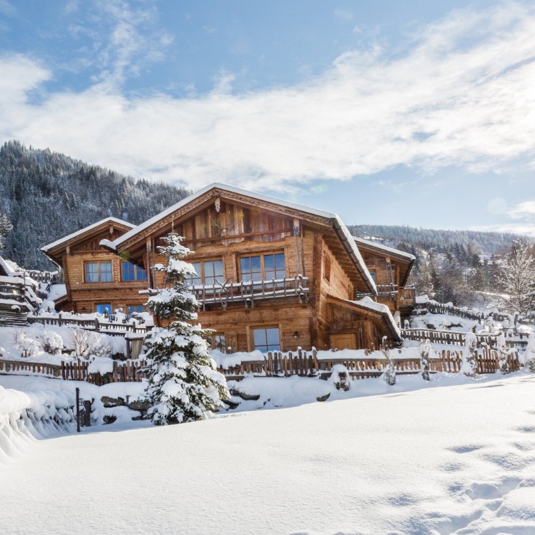Alm-Chalet in Österreich mieten - Einzigartige Lage direkt im Skigebiet - Chalets für 2 - 9 Personen mit Kamin - eigener Sauna und Whirlpool