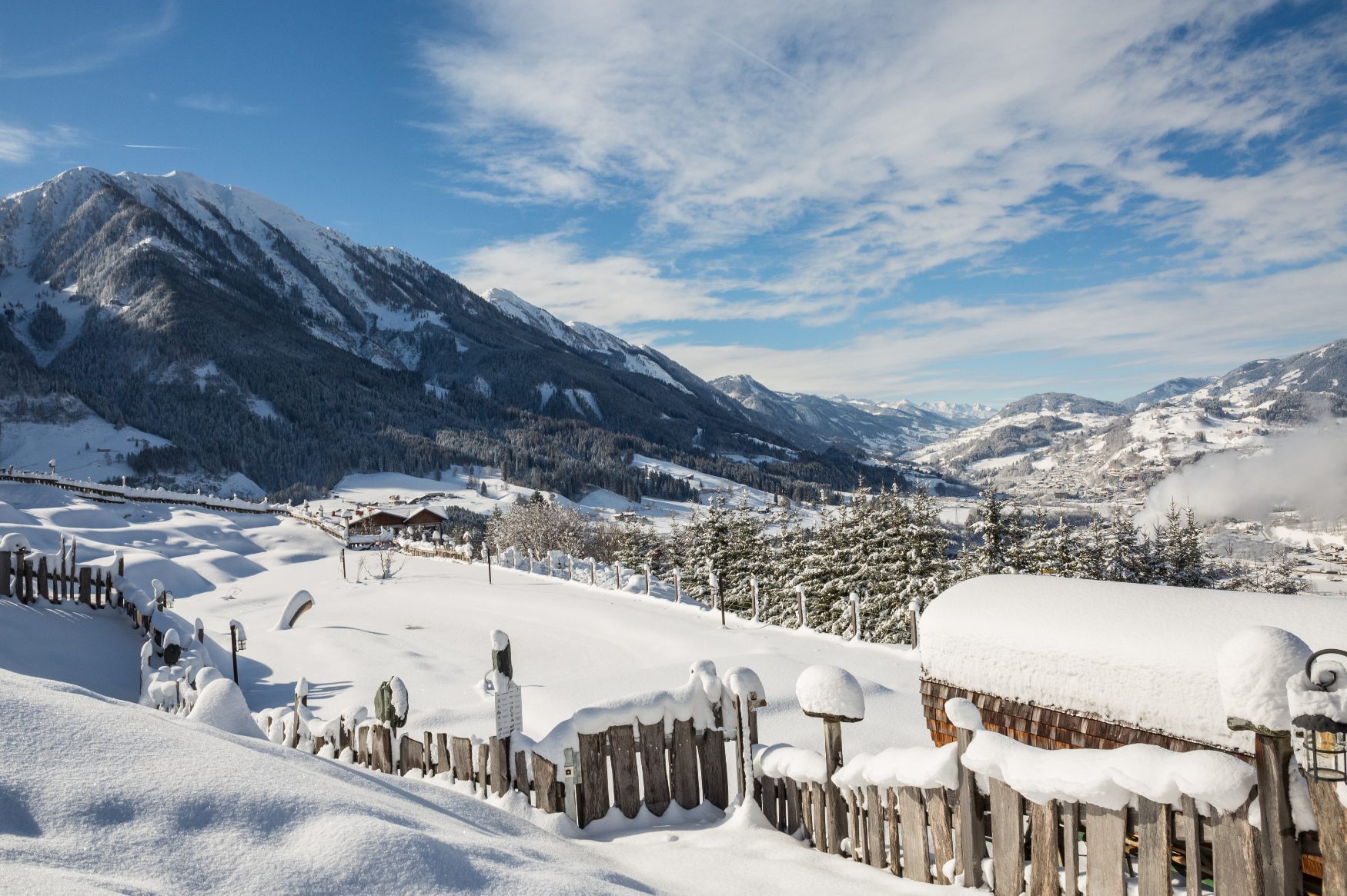 Almdorf im Salzburger Land - Traumhafte Chalets mitten in der Winterlandschaft in Sankt Johann im Pongau