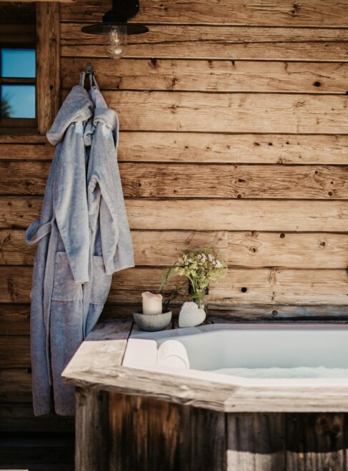 Luxus-Chalet mit Whirlpool in Österreich mieten - Traumhafte Lage der BERGHERZ Chalets